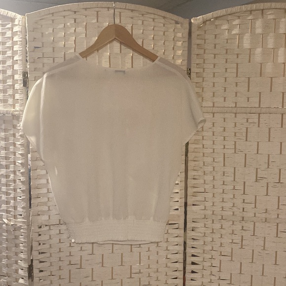 Reitmans White “The Short Cut” Wrap Short Sleeve Shirt with Side Buttons EUC - Picture 5 of 8